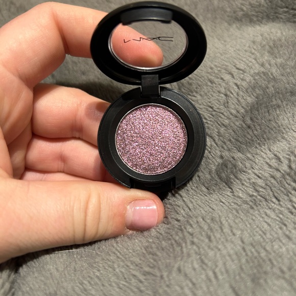 M.A.C Dazzleshadow - Picture 3 of 4